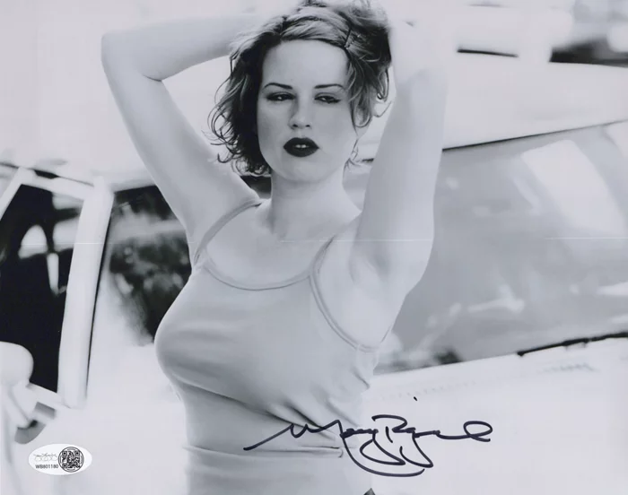 Molly Ringwald autograph