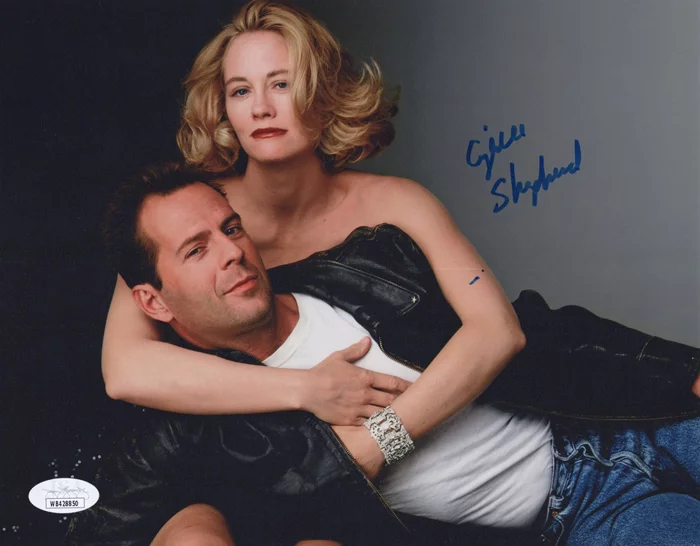 Cybill Shepherd autograph