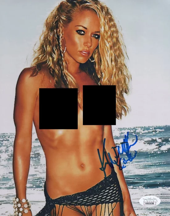 Kendra Wilkinson autograph