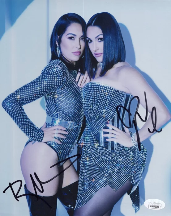 The Bella Twins autograph