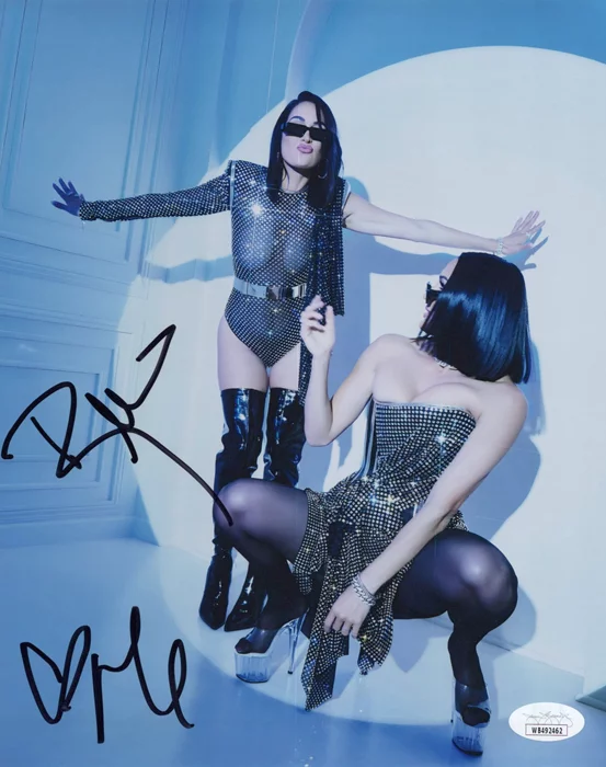 The Bella Twins autograph