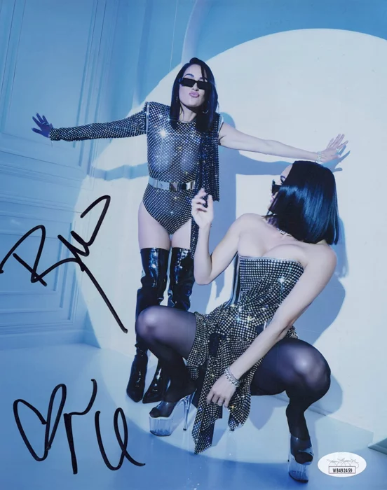 The Bella Twins autograph