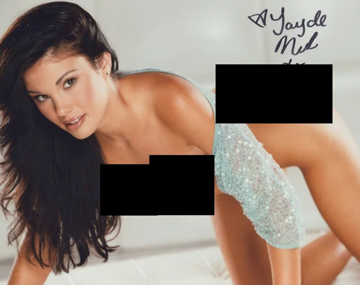 Jayde Nicole autograph