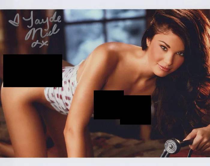 Jayde Nicole autograph