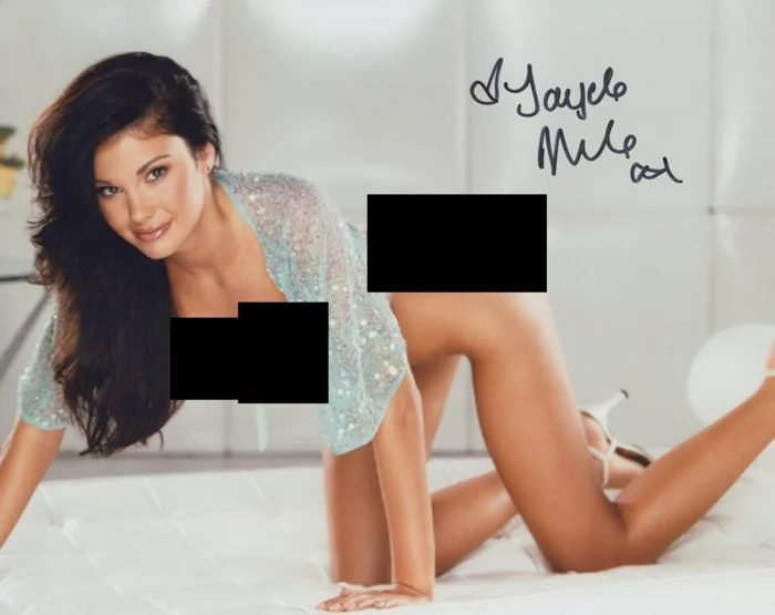 Jayde Nicole autograph
