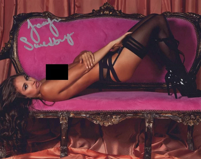 Jaclyn Swedberg autograph