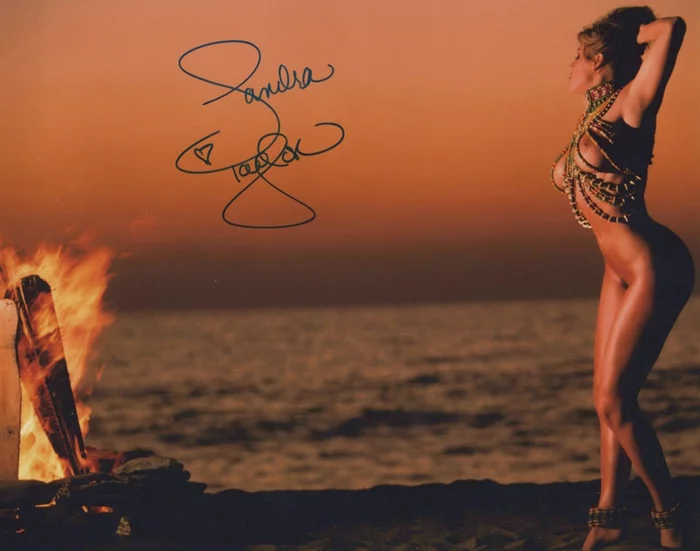 Sandra Taylor autograph