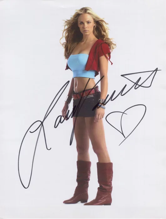 Laura Vandervoort autograph