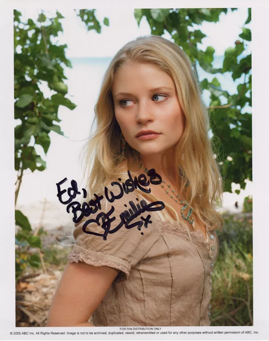 Emilie de Ravin autograph