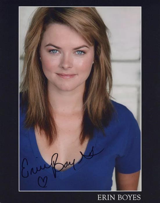 Erin Boyes autograph