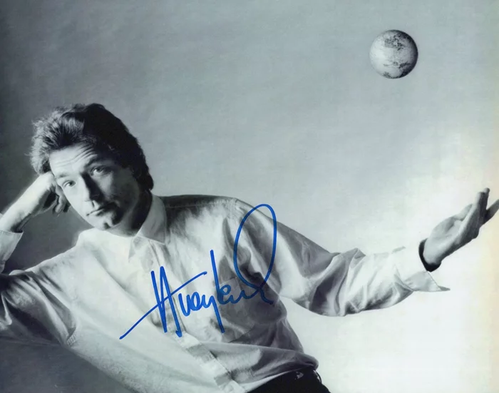 Huey Lewis autograph