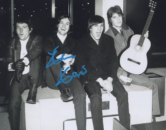 Dave Davies autograph