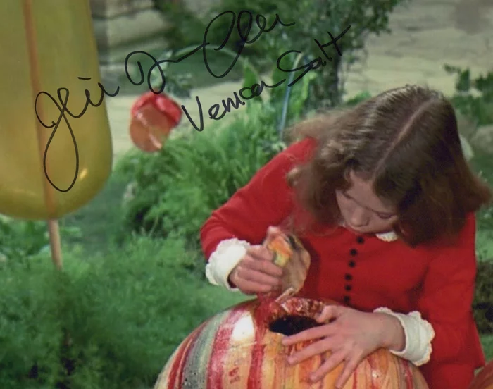 Julie Dawn Cole autograph