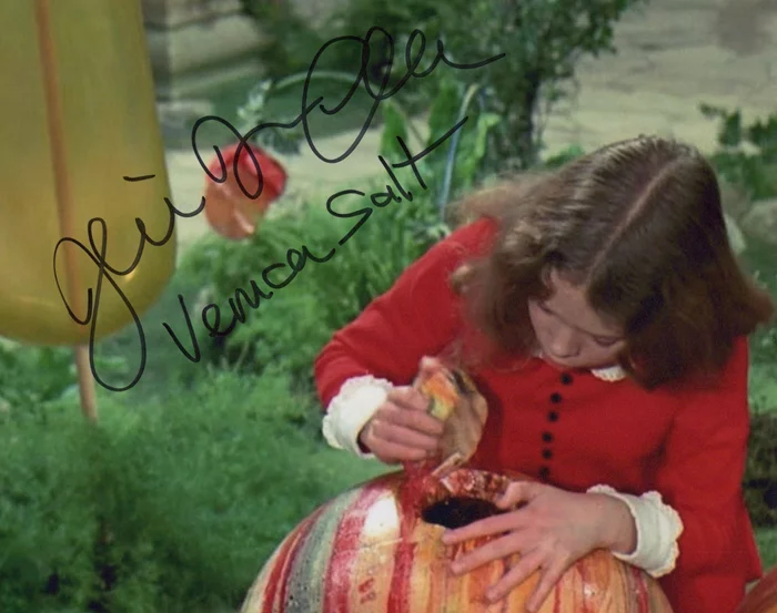 Julie Dawn Cole autograph