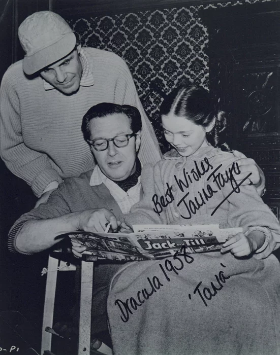 Janina Faye autograph