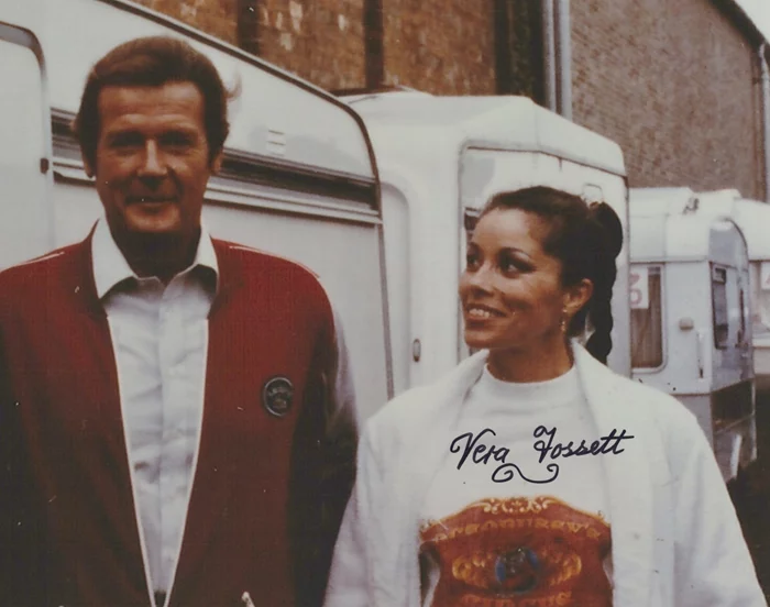 Vera Fossett autograph