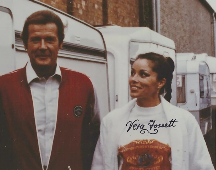 Vera Fossett autograph