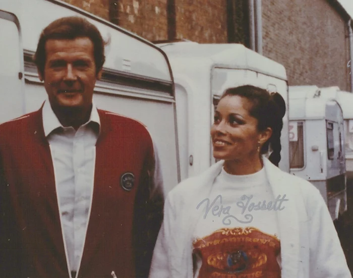 Vera Fossett autograph