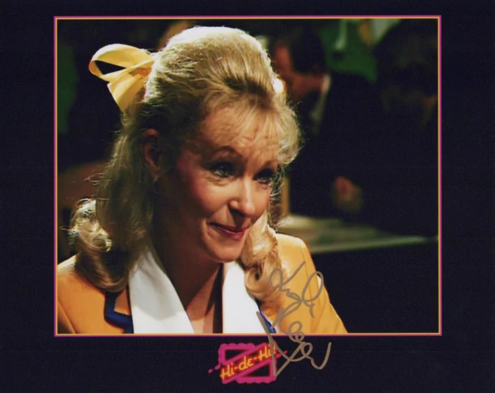 Linda Regan autograph