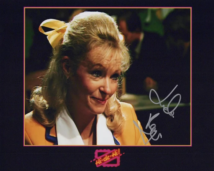 Linda Regan autograph