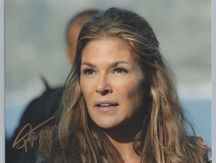 Paige Turco autograph