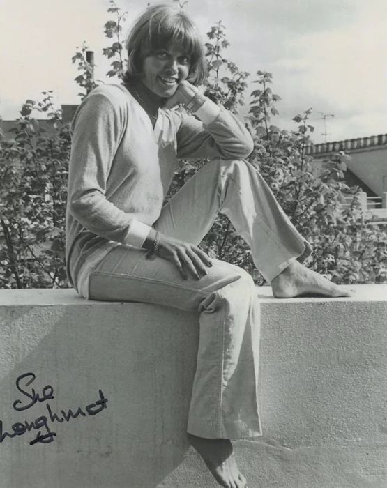Sue Longhurst autograph