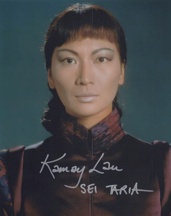 Kamay Lau autograph