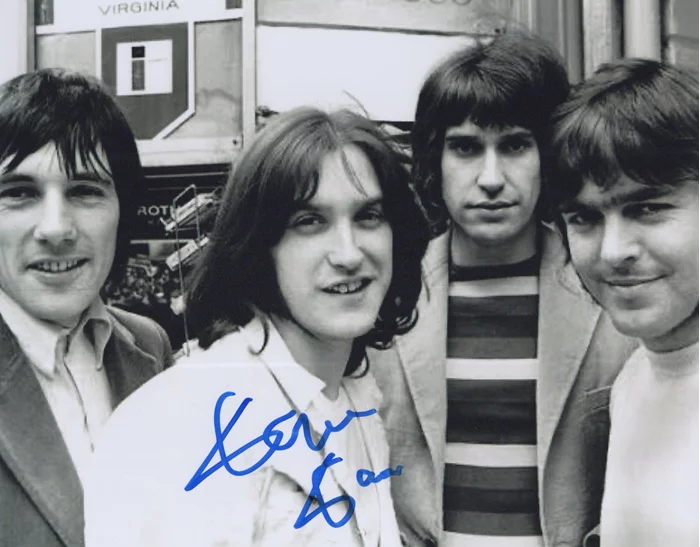 Dave Davies autograph