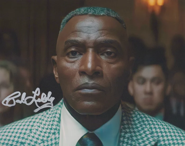 Carl Lumbly autograph