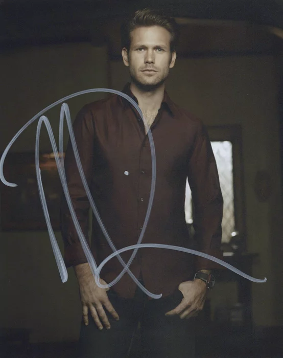Matthew Davis autograph