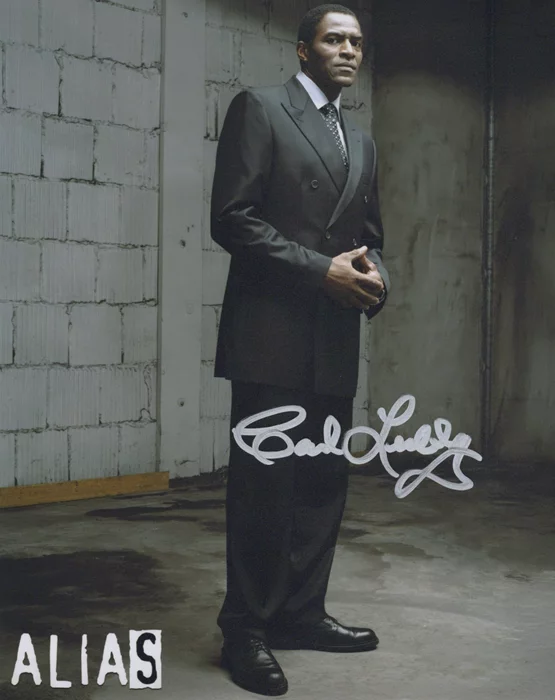 Carl Lumbly autograph