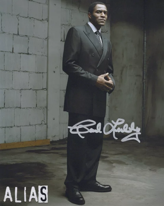 Carl Lumbly autograph