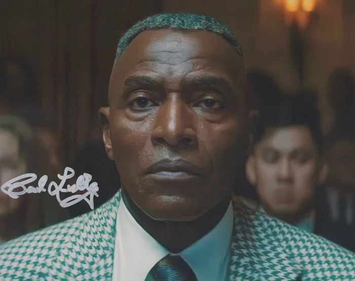 Carl Lumbly autograph