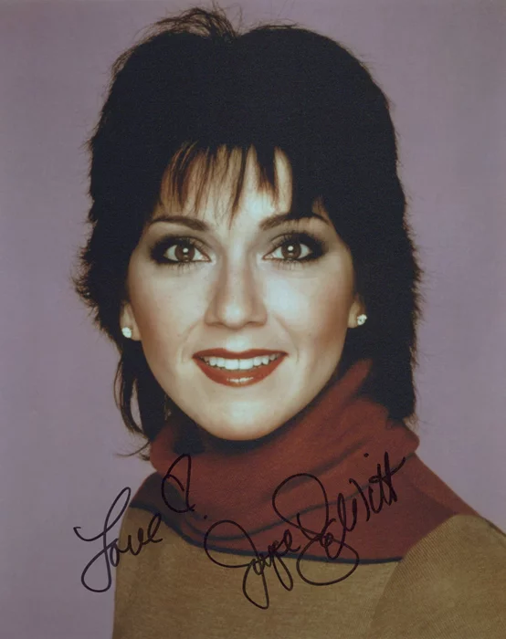 Joyce DeWitt autograph