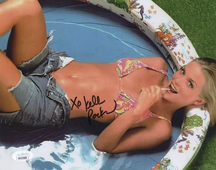 Kelly Packard autograph