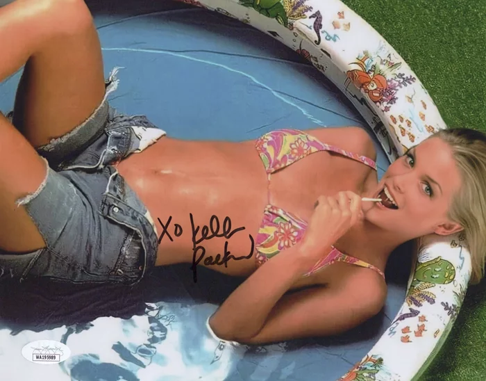 Kelly Packard autograph