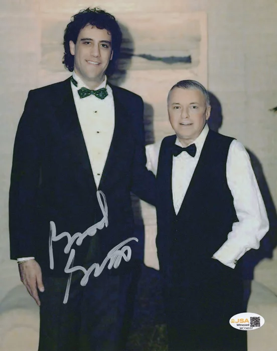 Brad Garrett autograph