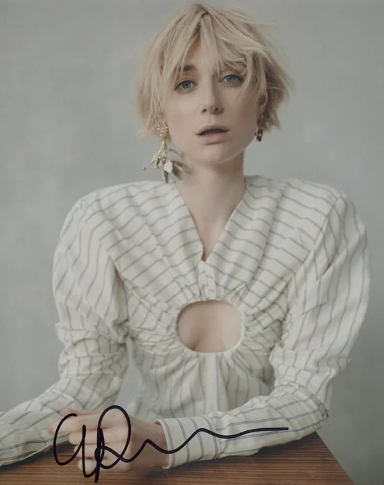Elizabeth Debicki autograph