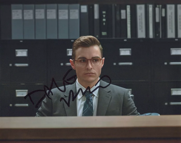 Dave Franco autograph