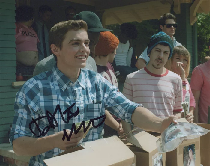 Dave Franco autograph