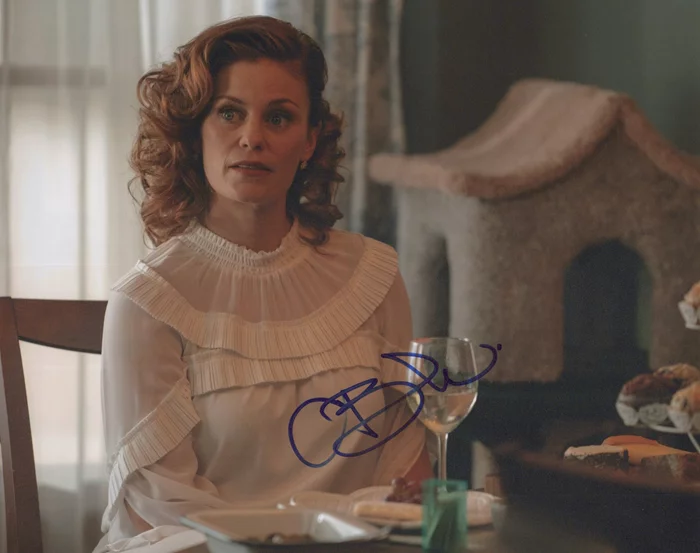 Cassidy Freeman autograph