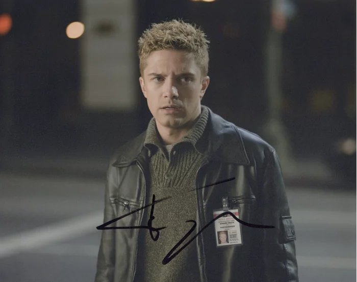 Topher Grace autograph