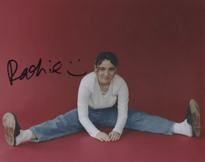 Rachel Kaly autograph