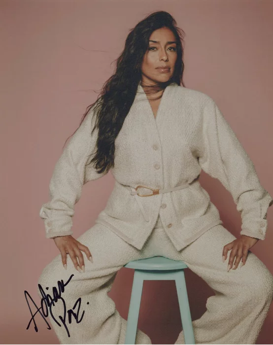 Adriana Paz autograph