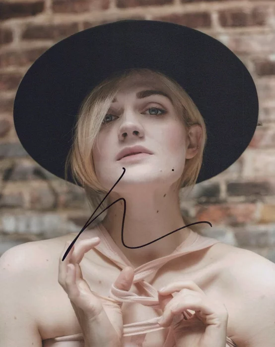 Gayle Rankin autograph