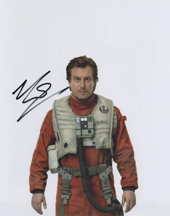 Noah Segan autograph
