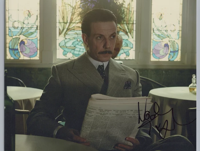 Noah Taylor autograph