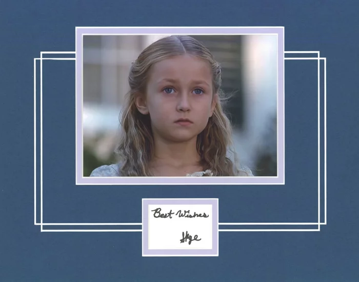 Skye McCole Bartusiak autograph