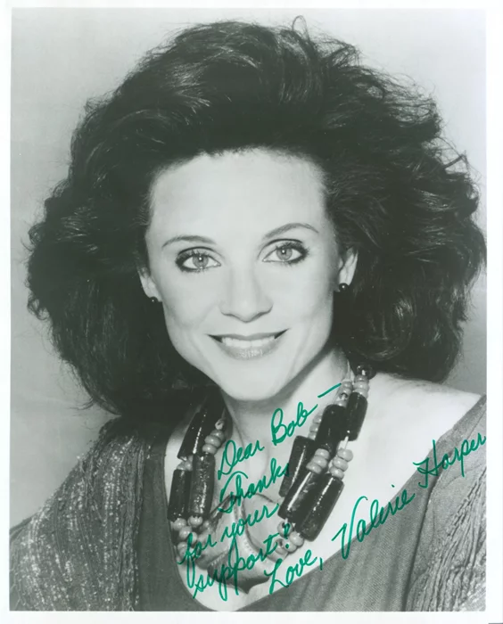 Valerie Harper autograph