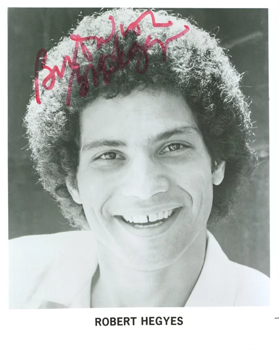 Robert Hegyes autograph